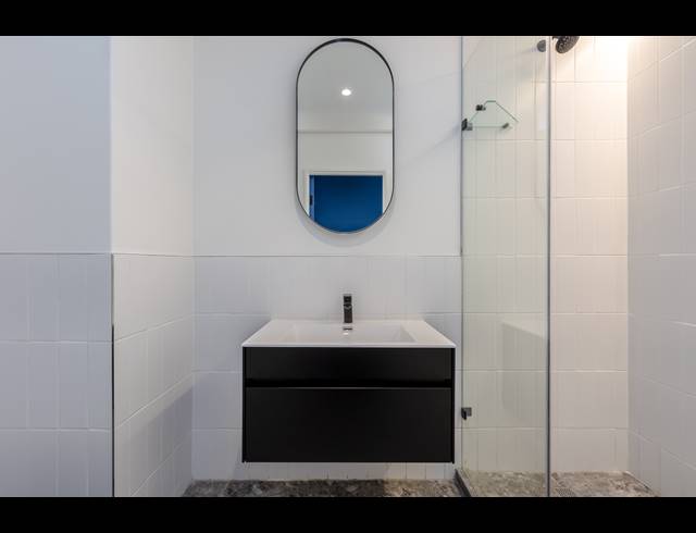 1 BEDROOM APARTMENT TO LET IN SEA POINT